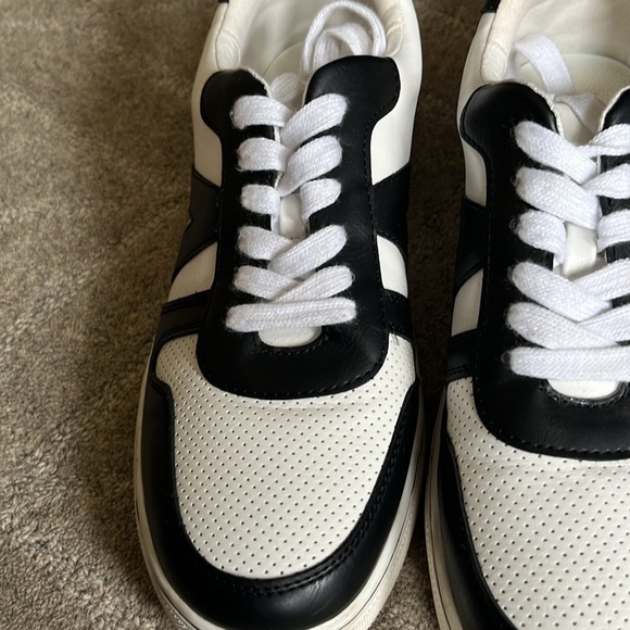 MIA size 10 sneakers - Picture 3 of 5